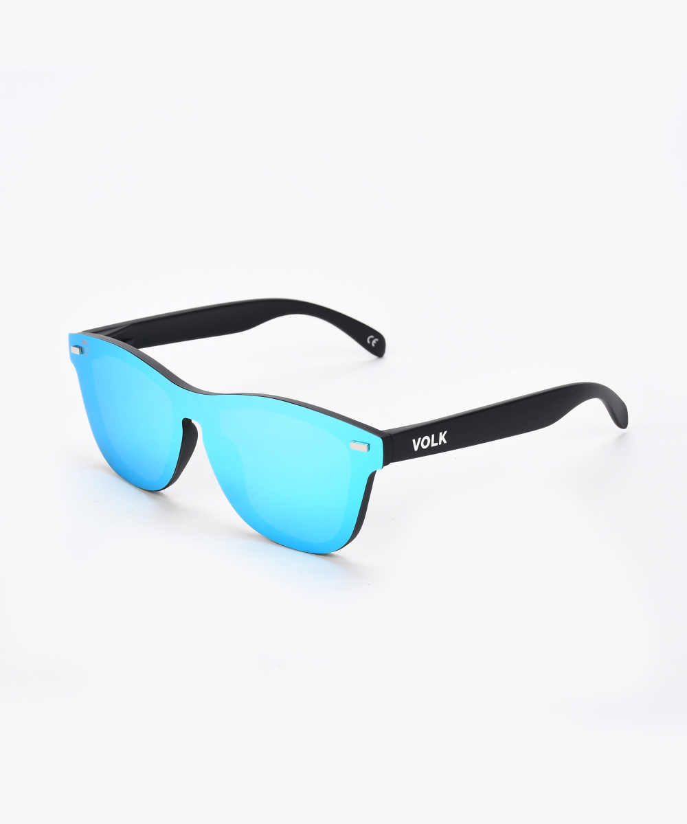 светло-голубые солнечные очки